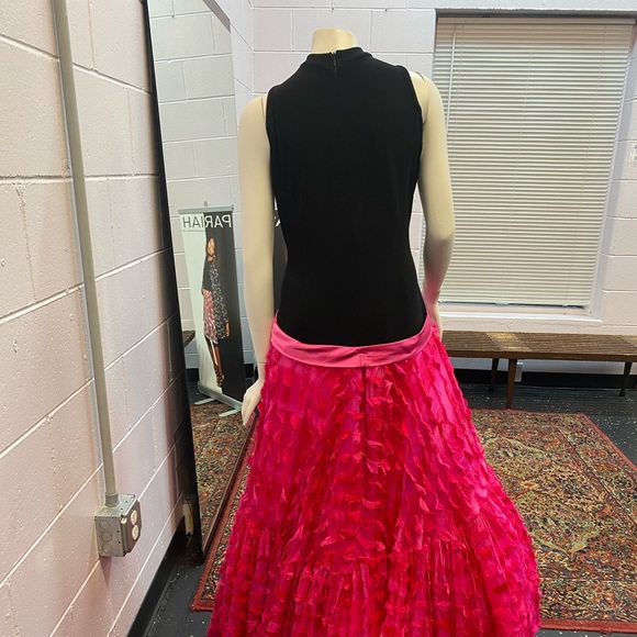 Gala gown - Picture 2 of 6